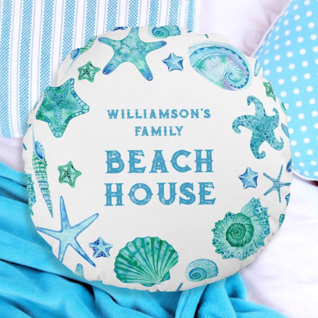 Cojín Redondo conchas marinas y Starfish Family Beach House (Sea Shells and Starfish Family Beach House Round Pillow)