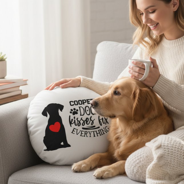 Cojín Redondo Cozy Dog Lover – Dog Kisses Fix Everything (Cozy Dog Lover – Dog Kisses Fix Everything Pillow)