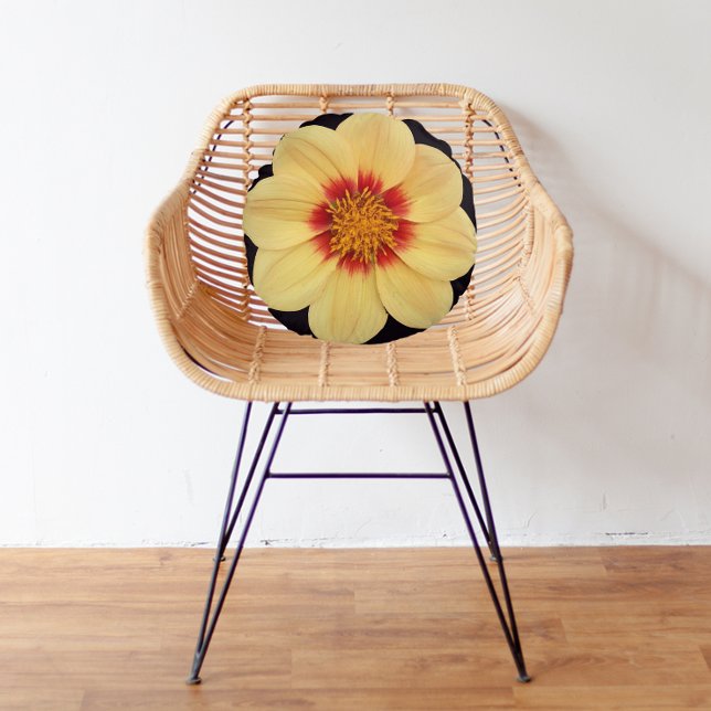 Cojín Redondo Dahlia amarilla en flor negra (In Situ)