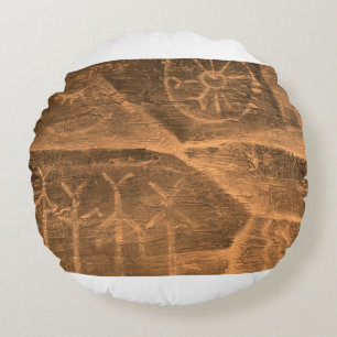 Cojín Redondo diseño antiguo en la pared de la cueva. historia d