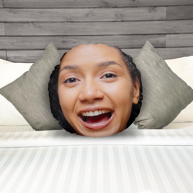 Cojín Redondo Diversión Cara Completa Cerrar Selfie Foto (Fun Full Face Close Up Selfie Photo Round Pillow)