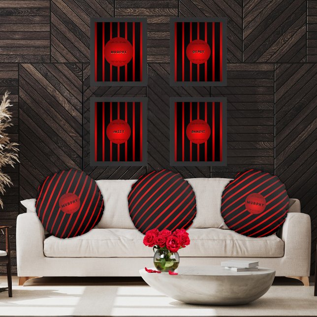Cojín Redondo Elegante Diagonal Black Stripes Red Monograma Nomb (Stylish, vivid crimson red and black diagonally striped round accent pillows personalized by you)