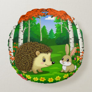 Cojín Redondo Erizo lindo y conejo en un bosque brillante