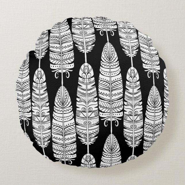 Cojín Redondo Feathers boho: patrón blanco y negro (Anverso)