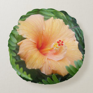 Cojín Redondo Flor anaranjada del hibisco con los helechos