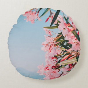 Cojín Redondo Flores de color rosa y blanco