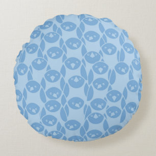 Cojín Redondo Fondo azul del modelo de los pingüinos