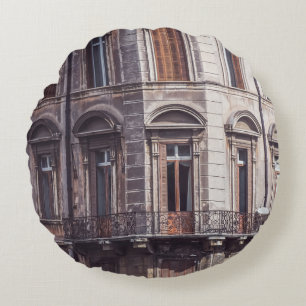 COJÍN REDONDO FOTOGRAFÍA AÉREA DE LA VENTANA DEL EDIFICIO