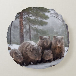 Cojín Redondo Frozen Burrow: Familia Wombat australiana,