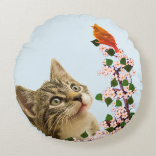 Cojín Redondo Gato de tabby, flores y pájaros en azul claro