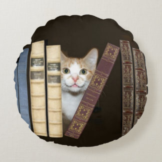 Cojín Redondo Gato del gatito con los libros