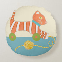 Gato rayado del juguete con la bola de la