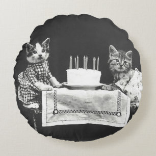 Cojín Redondo Gatos de cosecha en una fiesta de cumpleaños