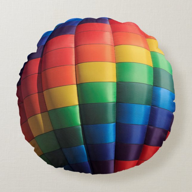 Cojín Redondo Globo del aire caliente del arco iris (Anverso)