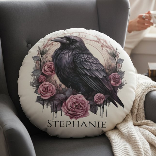 Cojín Redondo Gothic Raven & Roses – Personalized Cozy Mystical (Gothic Raven & Roses – Personalized Cozy Mystic pillow)