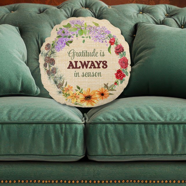 Cojín Redondo Gratitude in Every Season Floral Wreath (Subido por el creador)