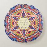 Cojín Redondo Hanukkah Ronda Pillow "Chanukah Paisley Dreocito"<br><div class="desc">La almohada "Chanukkah Paisley Dreocidle Design" es una almohada de dos caras con tres opciones de tela (el precio varía dependiendo de la elección de la tela). El color de fondo se puede reemplazar eligiendo el color favorito en la parte posterior y delante de la almohada. Personalice borrando texto al...</div>
