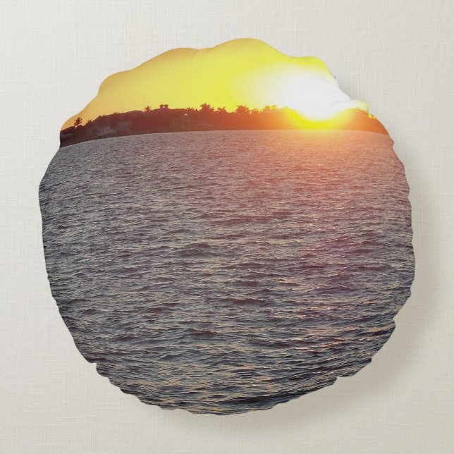 Cojín Redondo “Held in His Light – Sunset Comfort” (Reverso)