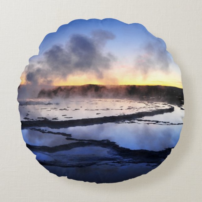 Cojín Redondo Humo del géiser en la puesta del sol (Anverso)