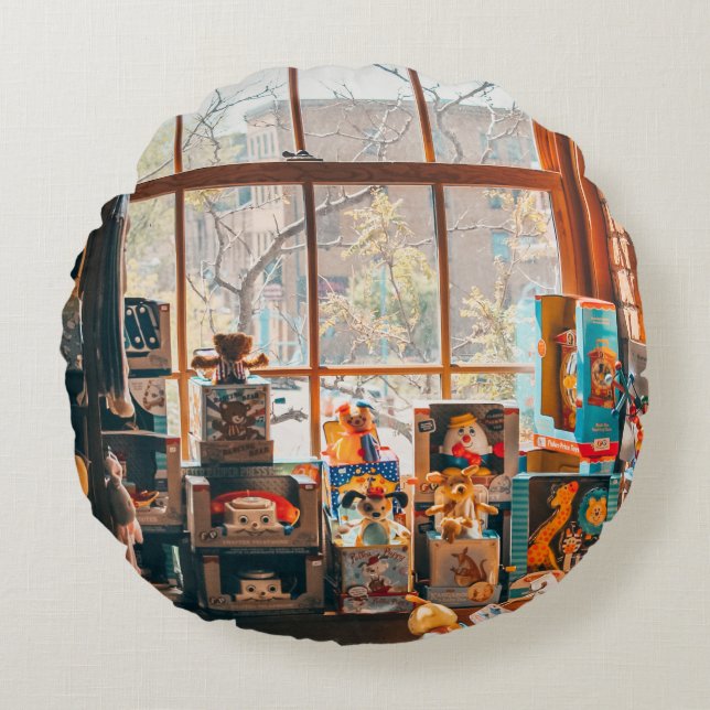 COJÍN REDONDO JUGUETES DE PLUSH ASORCIADOS EN ESCUELA DE MADERA  (Anverso)