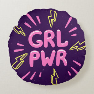 Cojín Redondo Lema feminista del poder chica, fondo violeta.