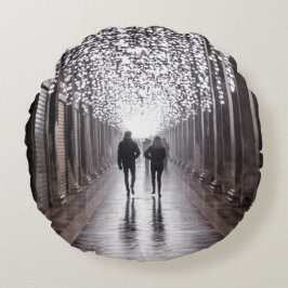 Cojín Redondo Luz, sombras y simetría - sepia