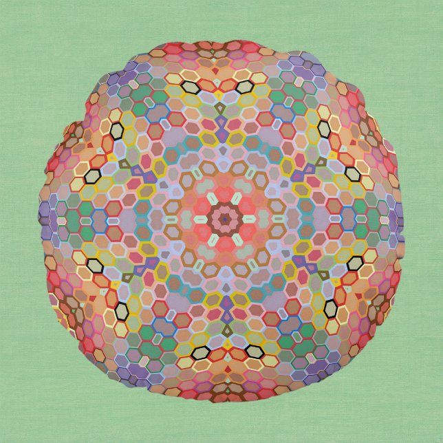 Cojín Redondo Mandalá Hexagonal Arcoíris (Rainbow Hexagon Mandala Round Pillow by Wormhole Orbital)