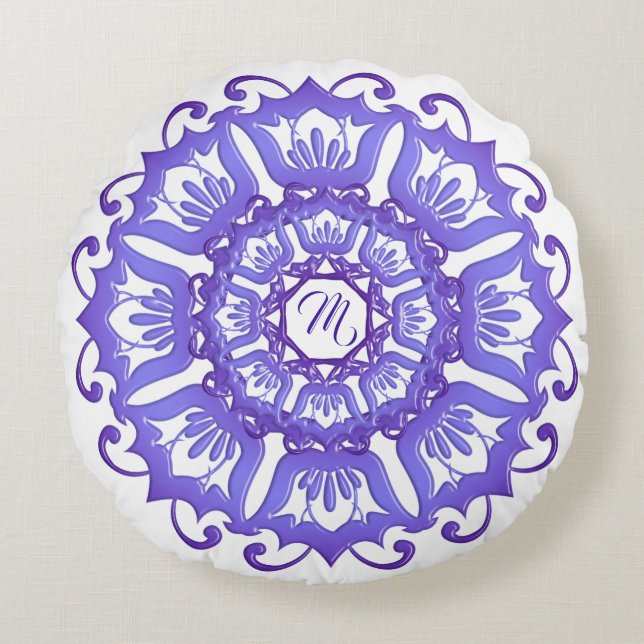 Cojín Redondo Mandala violeta floral. Monograma (Anverso)