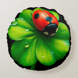 Cojín Redondo Mariquita en una hoja cubierta de rocío