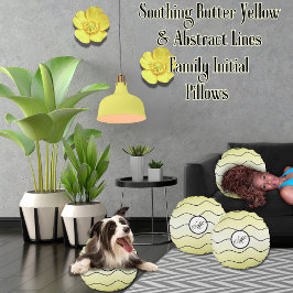 Cojín Redondo Modern Calligraphy Initial Butter Yellow Ombré