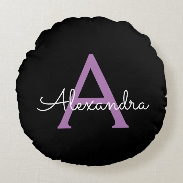 Cojín Redondo Morado Black Script Girly Monograma Nombre (Anverso)