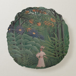 Cojín Redondo Mujer caminando en un bosque exótico, Henri Rousse