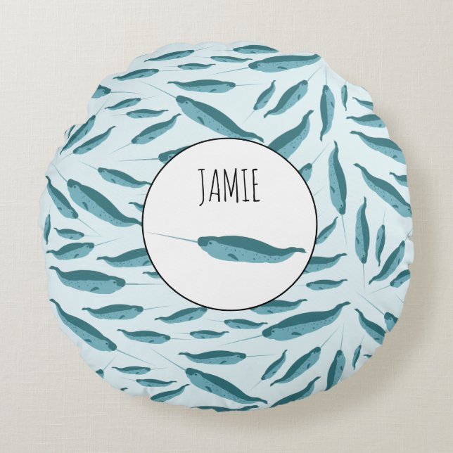 Cojín Redondo Narwhal en el patrón del océano azul (Anverso)