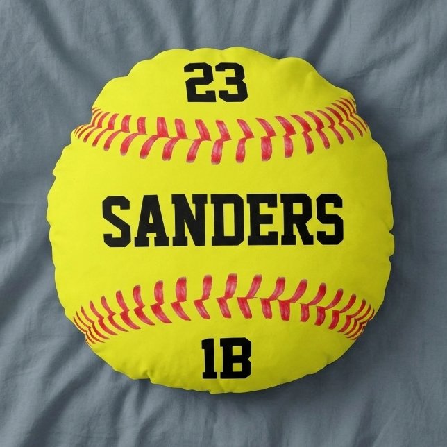 Cojín Redondo Nombre del jugador, número y posición Fastpitch So (Round softball pillow with custom softball player name, player number and position.)
