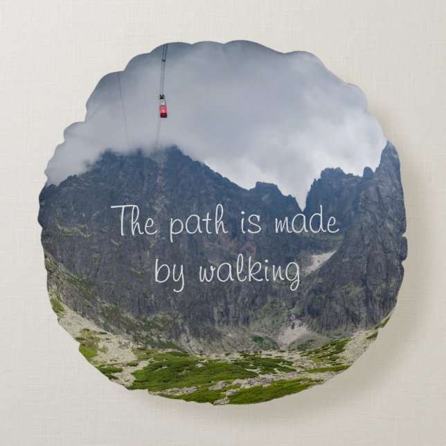 Cojín Redondo Nubes de tormenta sobre las montañas (Anverso)