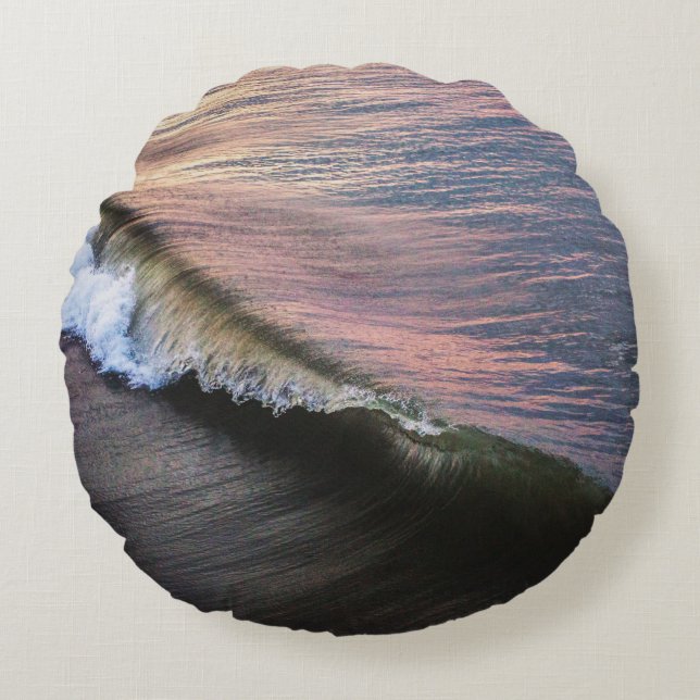 COJÍN REDONDO OCEAN WAVES CRASHING ON SHORE DURING DAYTIME (Anverso)