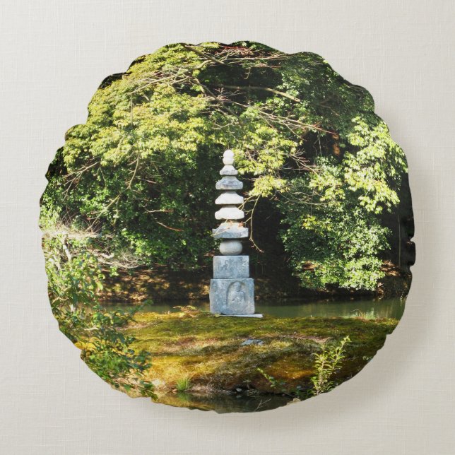 Cojín Redondo Pagoda de serpientes blancas / Hakuja No Tsuka (Anverso)