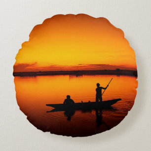 Cojín Redondo Paisaje atardecer con un barco-68465