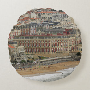 Cojín Redondo Paisaje playero Francia: La antigua ciudad costera