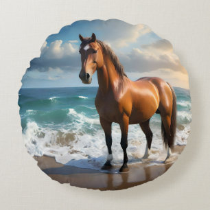 Cojín Redondo **"Paseo majestuoso: Orgulloso caballo marrón en l