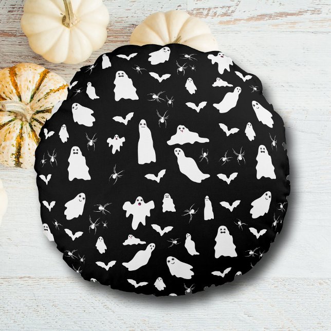 Cojín Redondo Patrón de Halloween de Fantasma Cuta, Bats & Spide (Cute Ghost, Bats & Spiders Halloween Pattern Round Pillow)