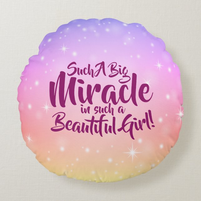 Cojín Redondo Puede cambiar el texto de un Chica tan grande como (Anverso)