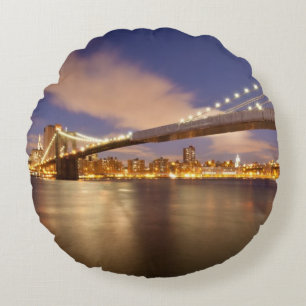 Cojín Redondo Puente de Brooklyn y Manhattan en la noche