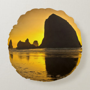 Cojín Redondo Puesta de sol, Cannon Beach, Oregón, EE. UU.
