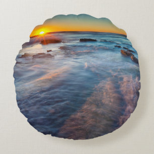 Cojín Redondo Rayos de sol iluminan el Océano Pacífico
