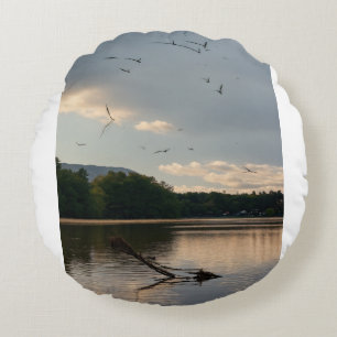 Cojín Redondo Reflejos del mañana: Naturaleza junto al lago
