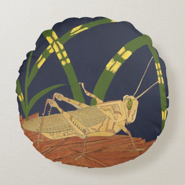 Cojín Redondo Saltamontes en hierba verde en fondo azul (Anverso)