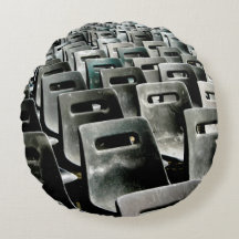 Sillas grisáceas monocromáticas