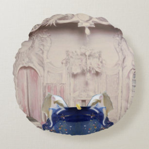 Cojín Redondo Sleeping Princess Round Pillow – Opalescent Dream