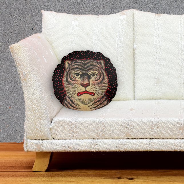 Cojín Redondo Tigre feroz a rayas asiáticas (Face of striped fierce Asian Tiger red dots on round black home decor decorative pillow.)
